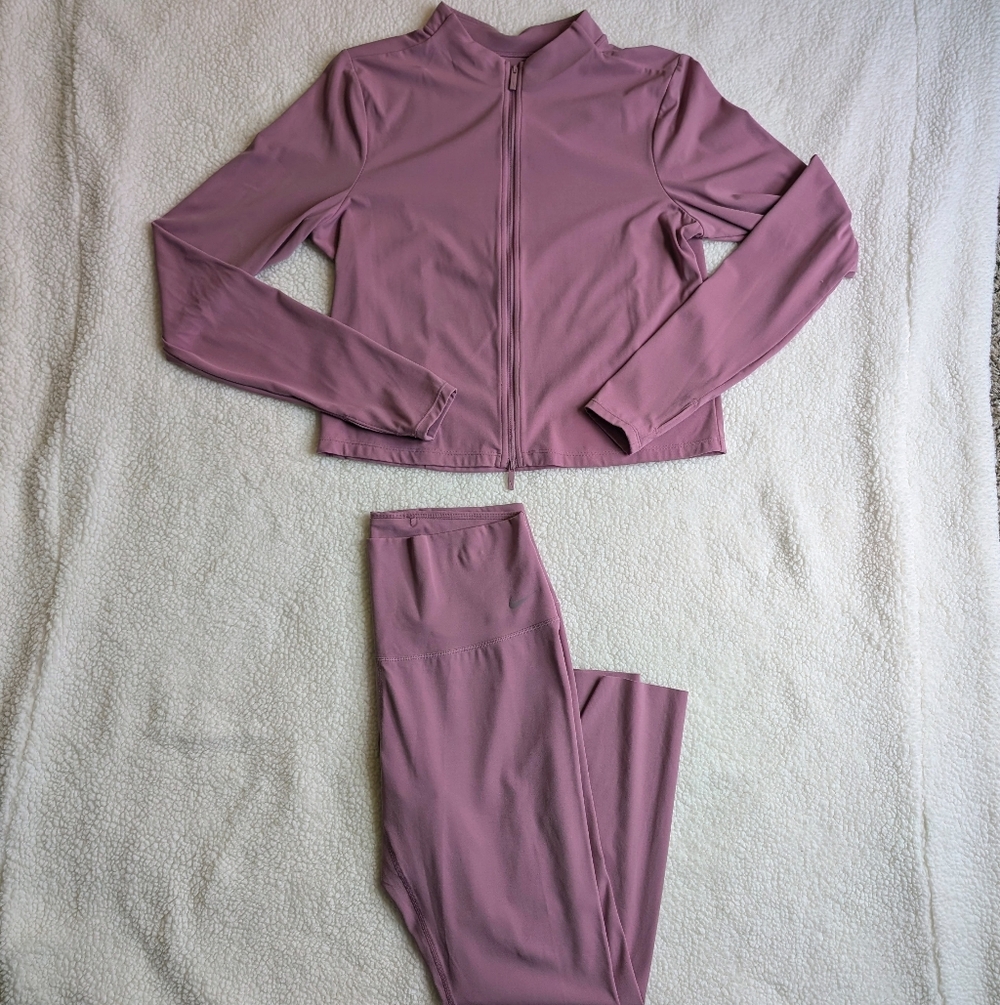 LIKE NEW Nike matching set dri-fit cropped jacket with 7/8 high rise leggings